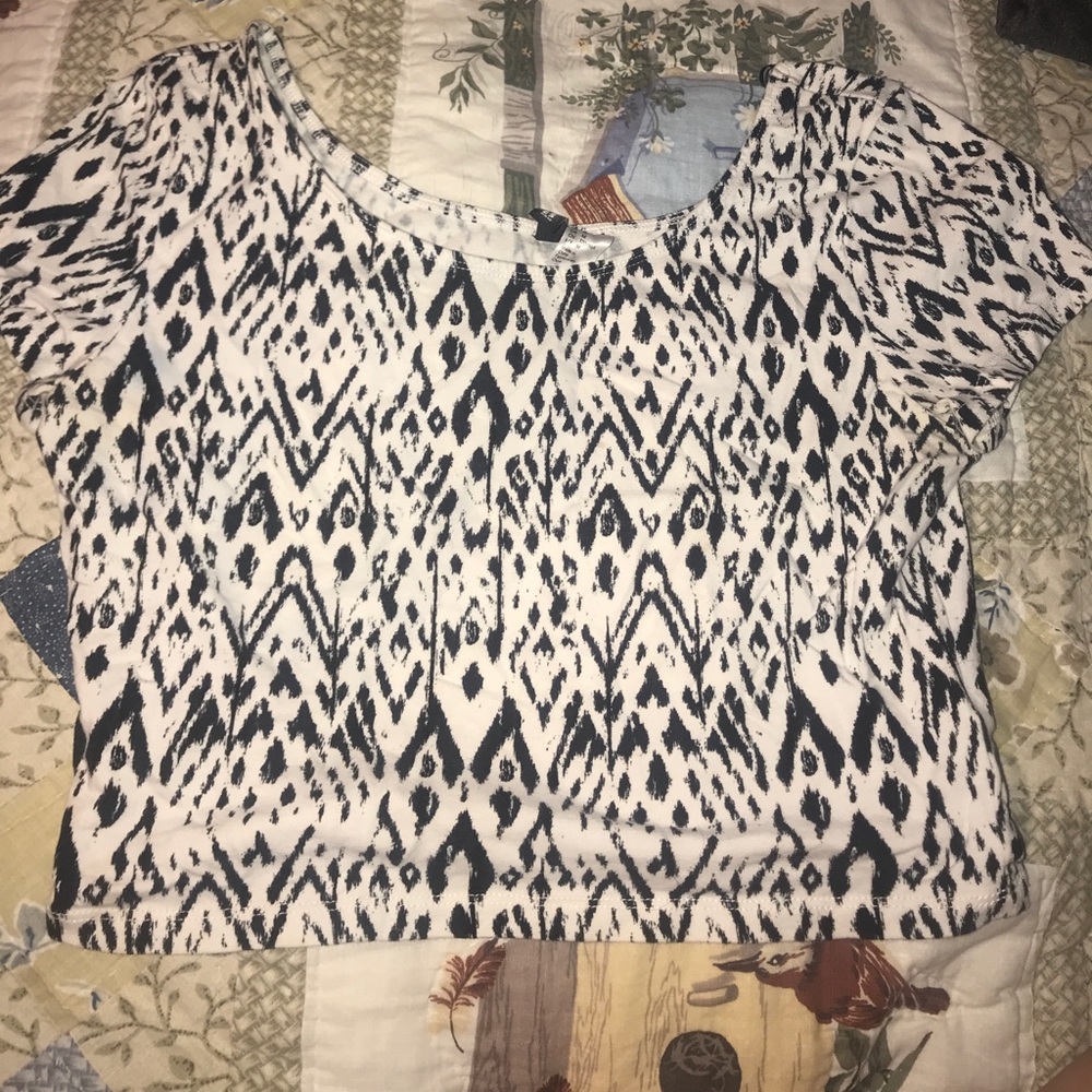 Medium black & white crop top